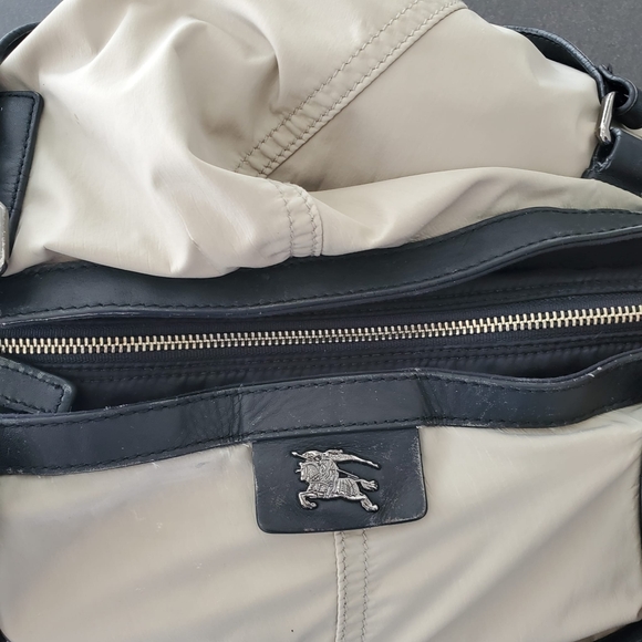 Burberry Kahki Buckleigh Tote - Picture 6 of 8